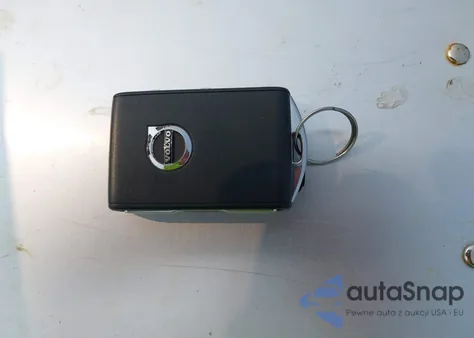 2022 Volvo Xc60 Momentum z USA, uszkodzony, nr VIN YV4L12RK4N1003248